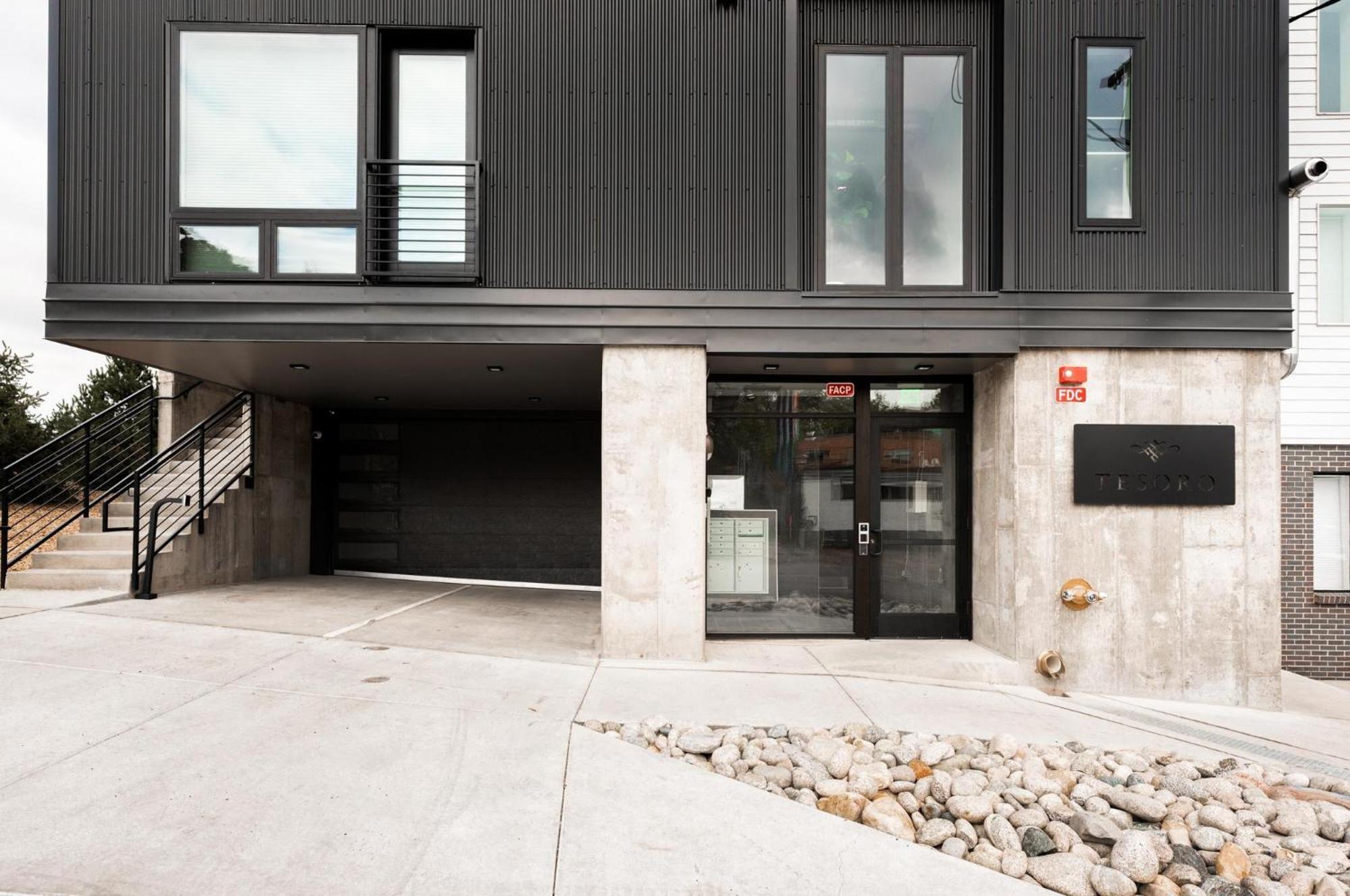 Brand New Condo - Walk To Empower Stadium - Tesoro DEN 外观 照片